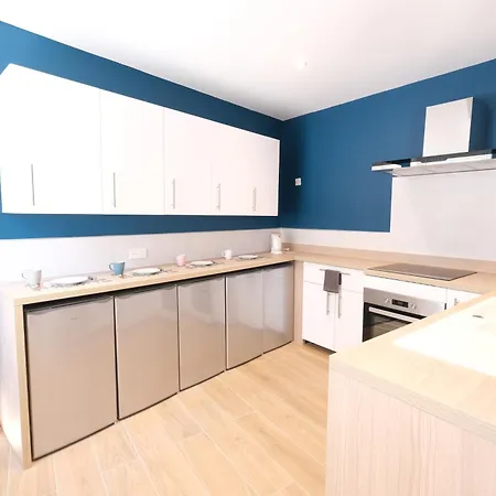 La Maison De Lili 시스트롱